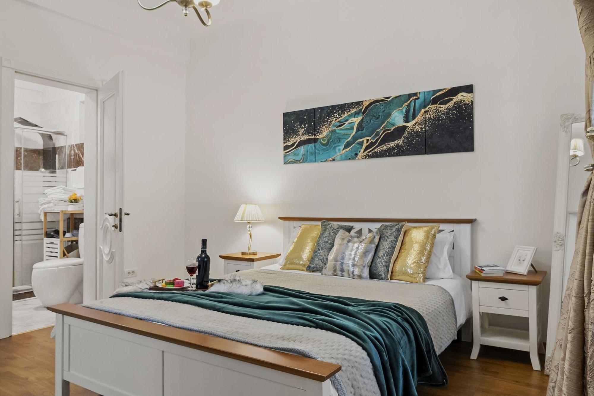 Sweet Luxury Three Rooms Apartment City Center Universitate Bucarest Exterior foto