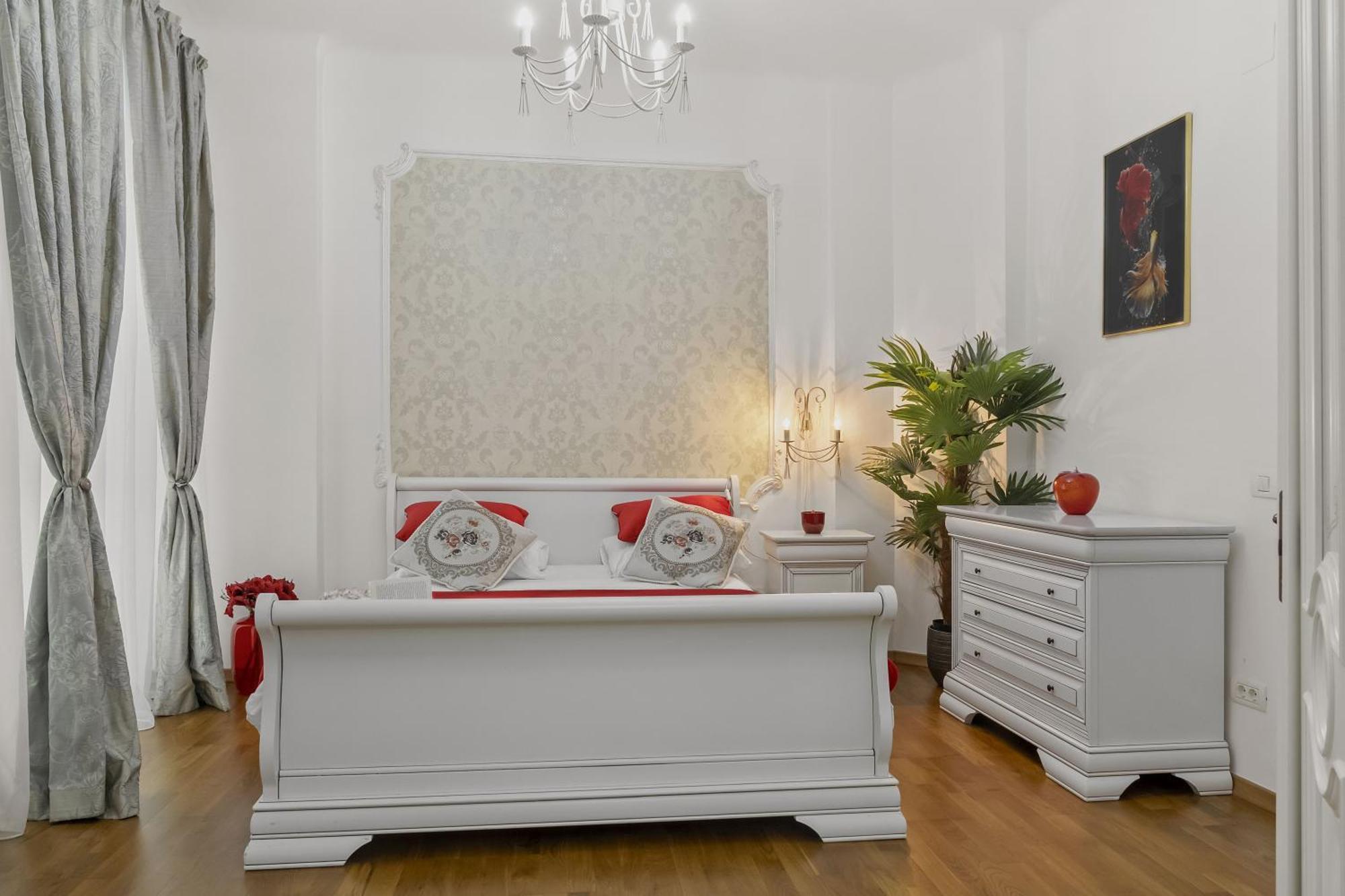 Sweet Luxury Three Rooms Apartment City Center Universitate Bucarest Exterior foto