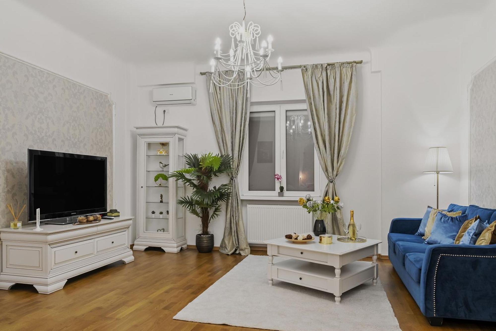 Sweet Luxury Three Rooms Apartment City Center Universitate Bucarest Exterior foto