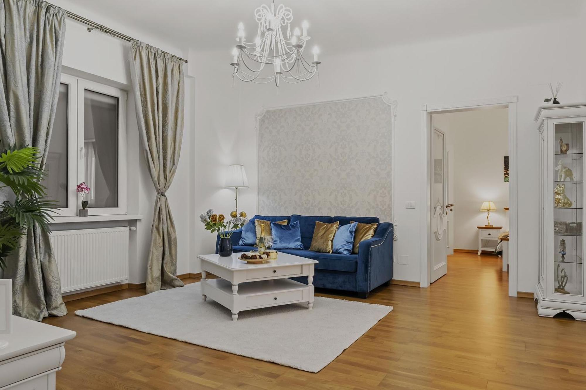 Sweet Luxury Three Rooms Apartment City Center Universitate Bucarest Exterior foto